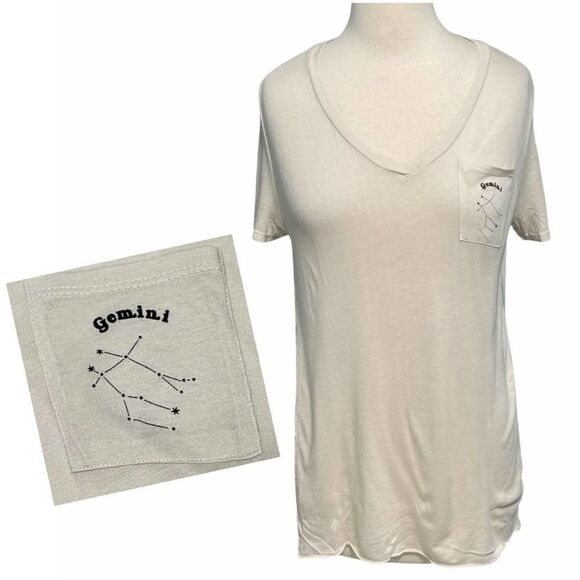 Women's Michelle By Comune Zodiac Tee Gemini Cream Small Astrology Horoscope Top - Picture 1 of 11